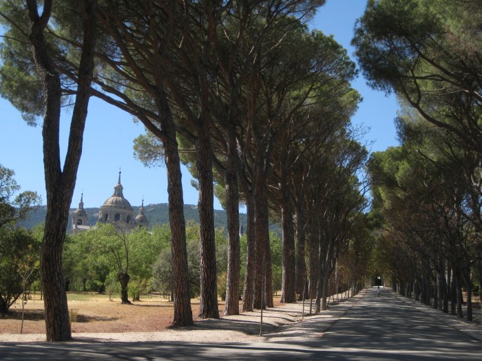 El Escorial - Walking to La Casa Del Principe